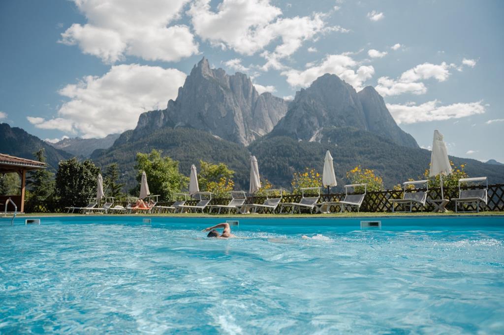 50B914B6613C07FF77BA80E1DD5D9AAE